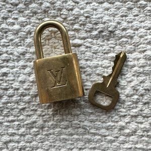 AUTHENTIC LV lock and key